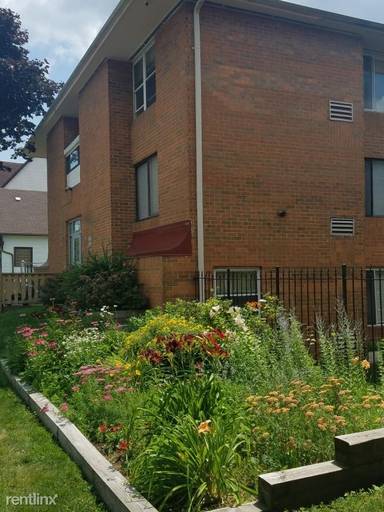 Main picture of 2625 W Juneau Ave