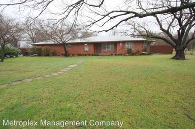 Main picture of 7909 Main St