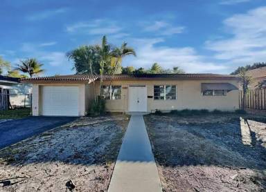 Main picture of 3300 N 46th Ave