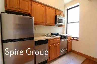 Main picture of 27 W 48th St