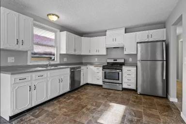 Main picture of 88 King St W