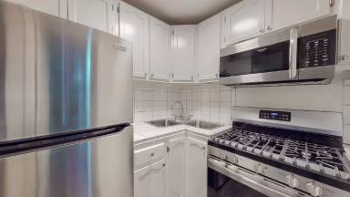 Main picture of 1036 S Normandie Ave