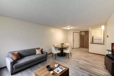 Main picture of 231 Lauder Ave