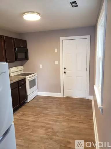 Main picture of 2925 Vimy Ridge Ave