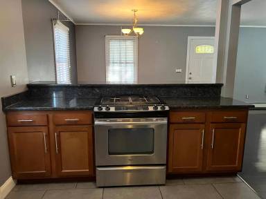 Main picture of 327 Blackstone St