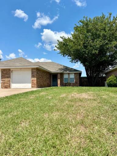 Main picture of 307 Schumacher Dr