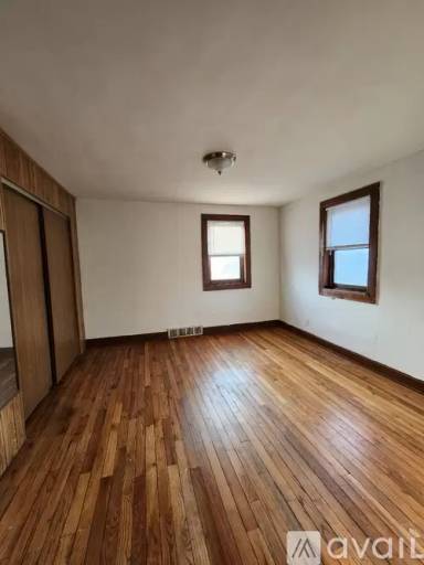 Main picture of 212 S Chestnut St