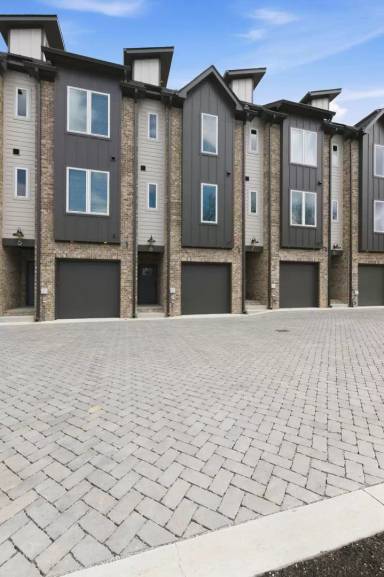 Main picture of 6305 Robertson Ave