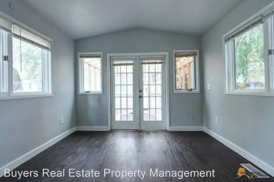Main picture of 522 E 3rd Ave