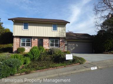 Main picture of 17 Windward Dr