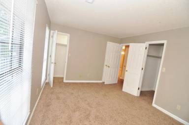 Main picture of 2606 Wynterhall Rd SE