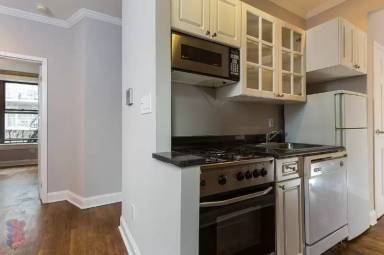 Main picture of 432 E 13th St