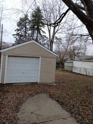 Main picture of 12075 Rossiter St