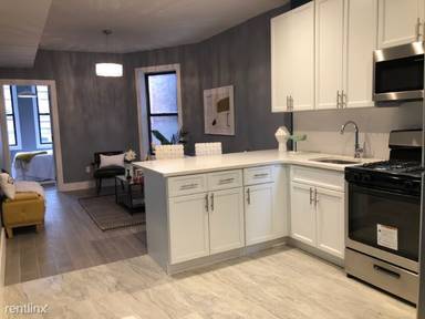 Main picture of 61 Oak St