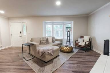 Main picture of 785 Coventry Township Pl