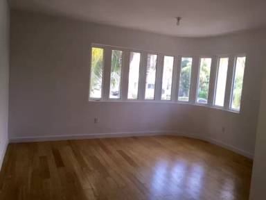 Main picture of 557 Michigan Ave