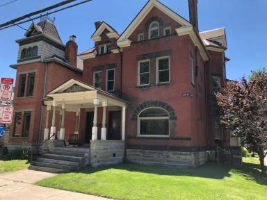 Main picture of 15 King Ave