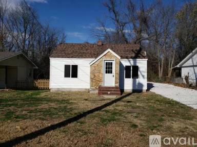 Main picture of 2613 E Cherry St