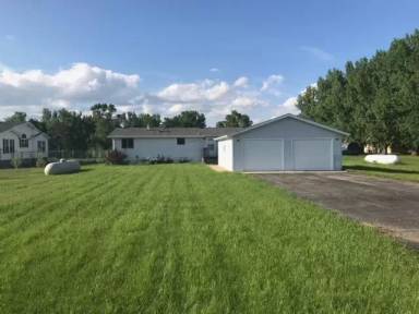 Main picture of 620 Rosie Ln N