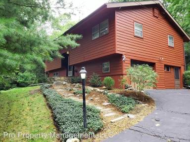 Main picture of 6 Edgewood Dr