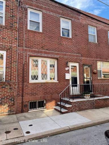 Main picture of 932 McClellan St