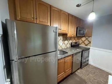 Main picture of 491 W Central St