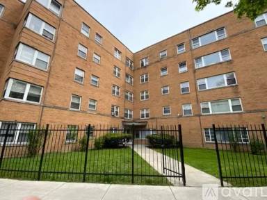 Main picture of 7327 N Rogers Ave