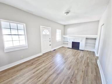 Main picture of 1303 S 26th St