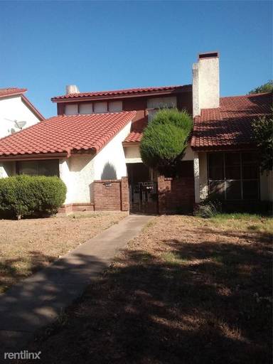 Main picture of 815 W Rochelle Rd