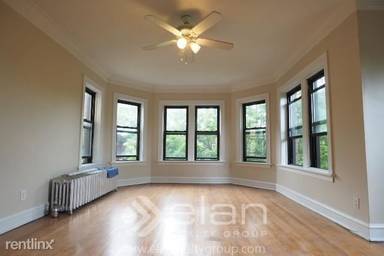 Main picture of 4455 N Artesian Ave