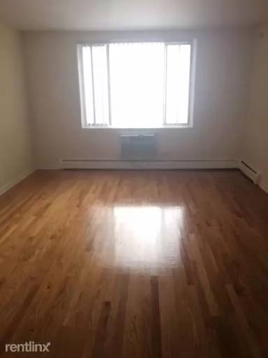 Main picture of 6830 N Sheridan Rd Apartments