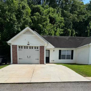 Main picture of 209 E Wilson St