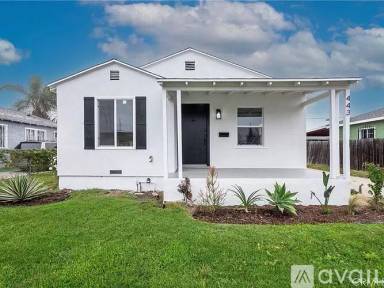 Main picture of 443 W Cressey St