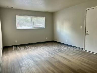 Main picture of 3241 S Douglas Ave