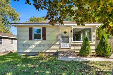 Main picture of 4186 Ambrose Ave NE