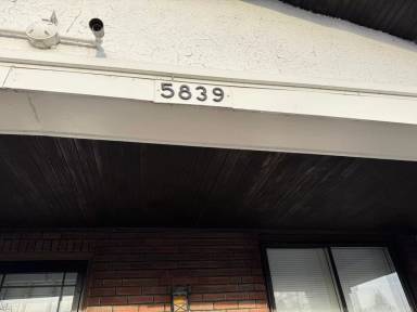 Main picture of 50 Laura Dr