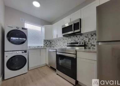 Main picture of 1315 NE Miami Ct