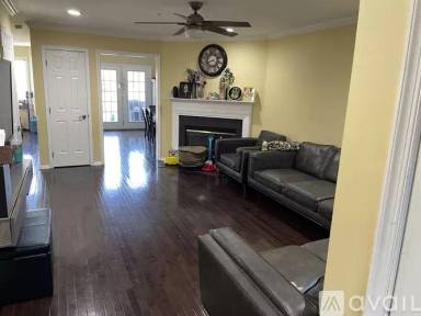 Main picture of 44 Buttonwood Dr