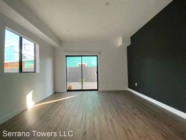 Main picture of 4570 Oakwood Ave
