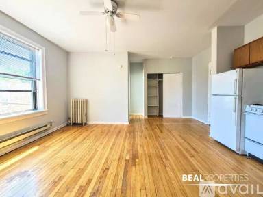 Main picture of 1050 W George St