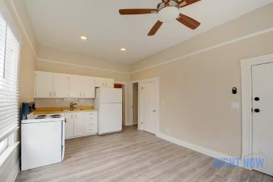 Main picture of 1216 1/2 W State St
