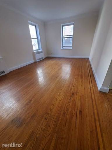 Main picture of 10905 72nd Ave