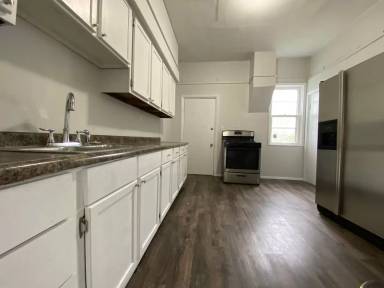 Main picture of 873 Desoto St