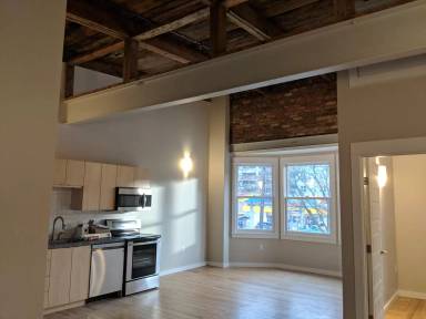 Main picture of 108 W Green St