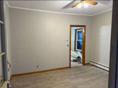 Main picture of 135 York St