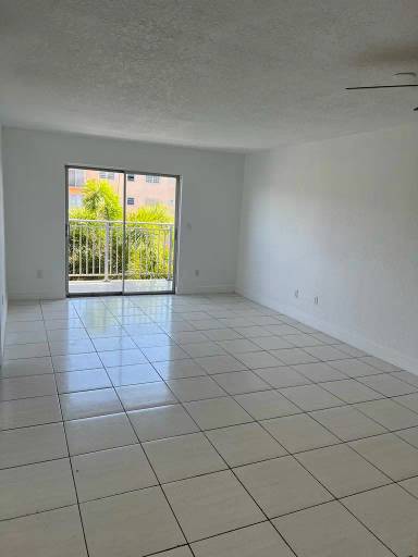 Main picture of 1095 W 77th St