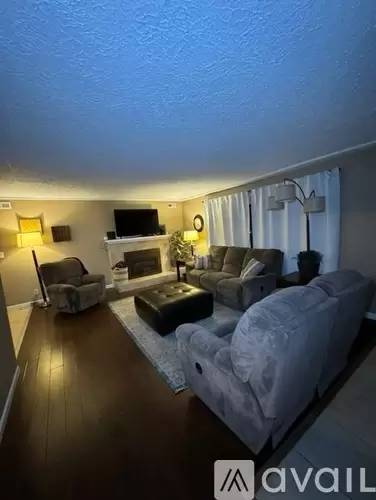 Main picture of 3104 W Wellesley Ave