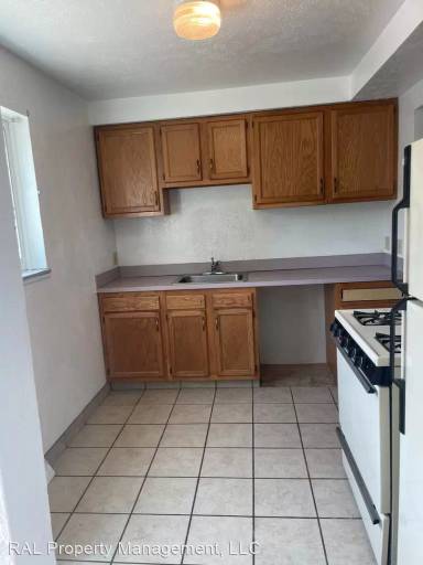 Main picture of 4936 Caroline Dr