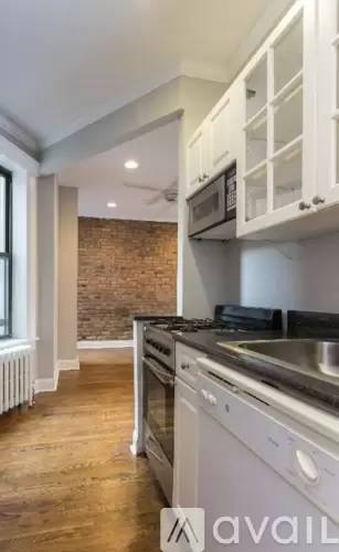 Main picture of 432 E 13th St