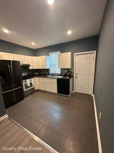 Main picture of 1512 W York St